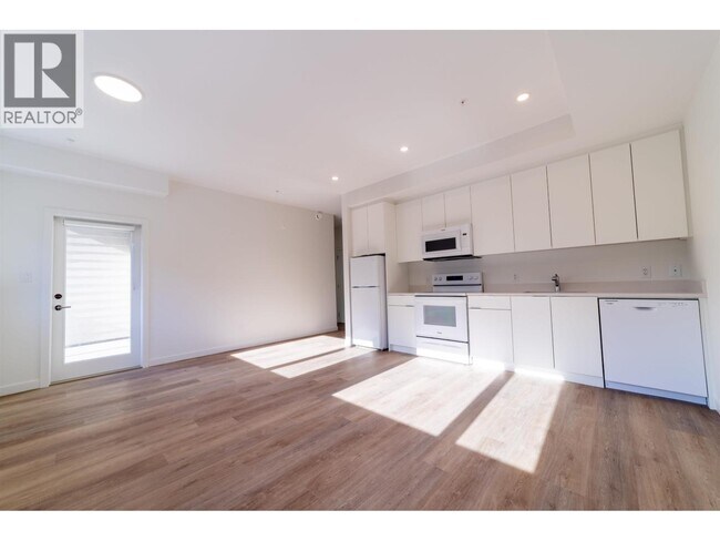 Photo - 39180 Finch Dr Unit 305