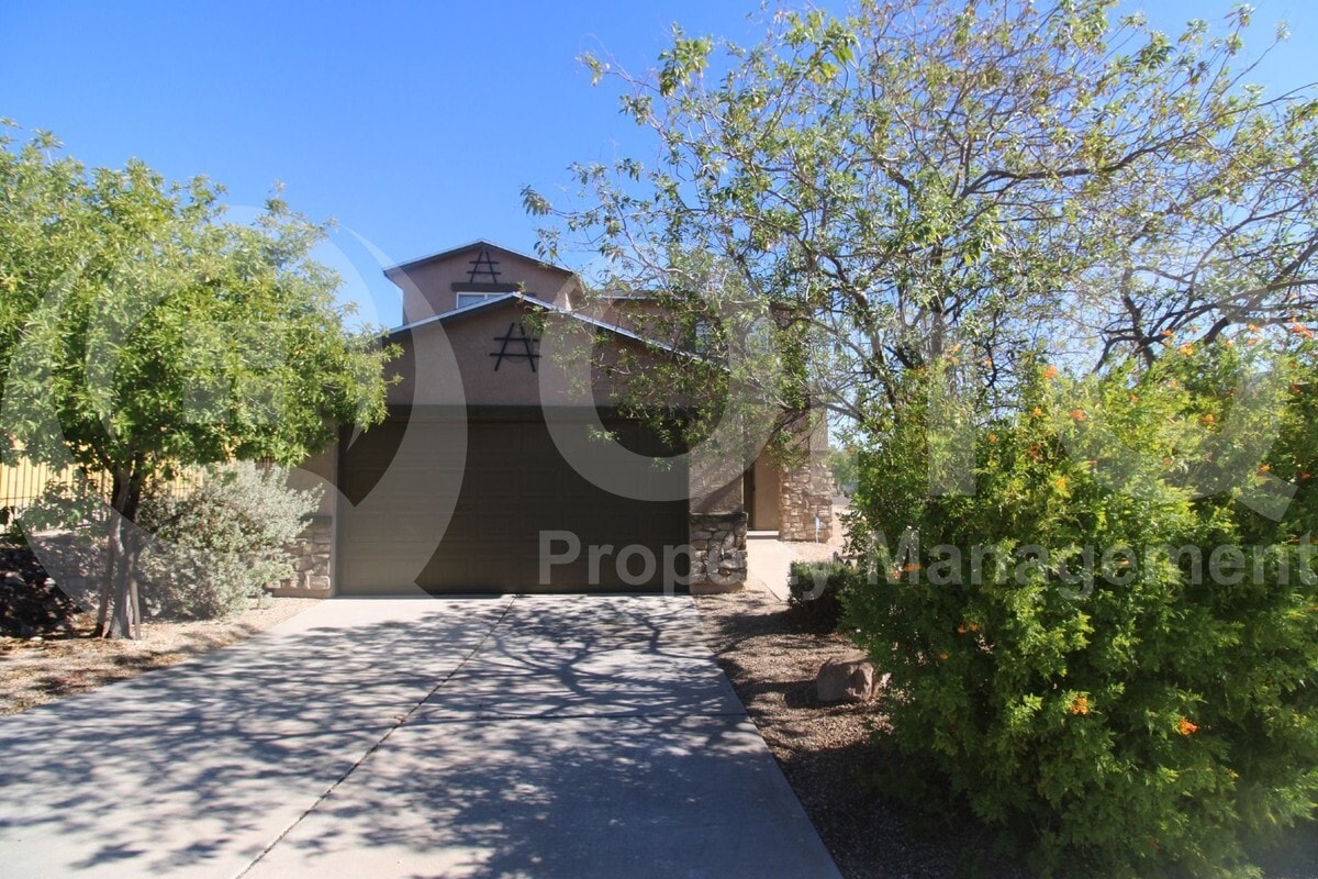 Photo - 1351 Burdock Drive South