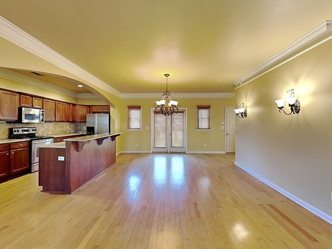 Photo - 1036 Portobello Rd