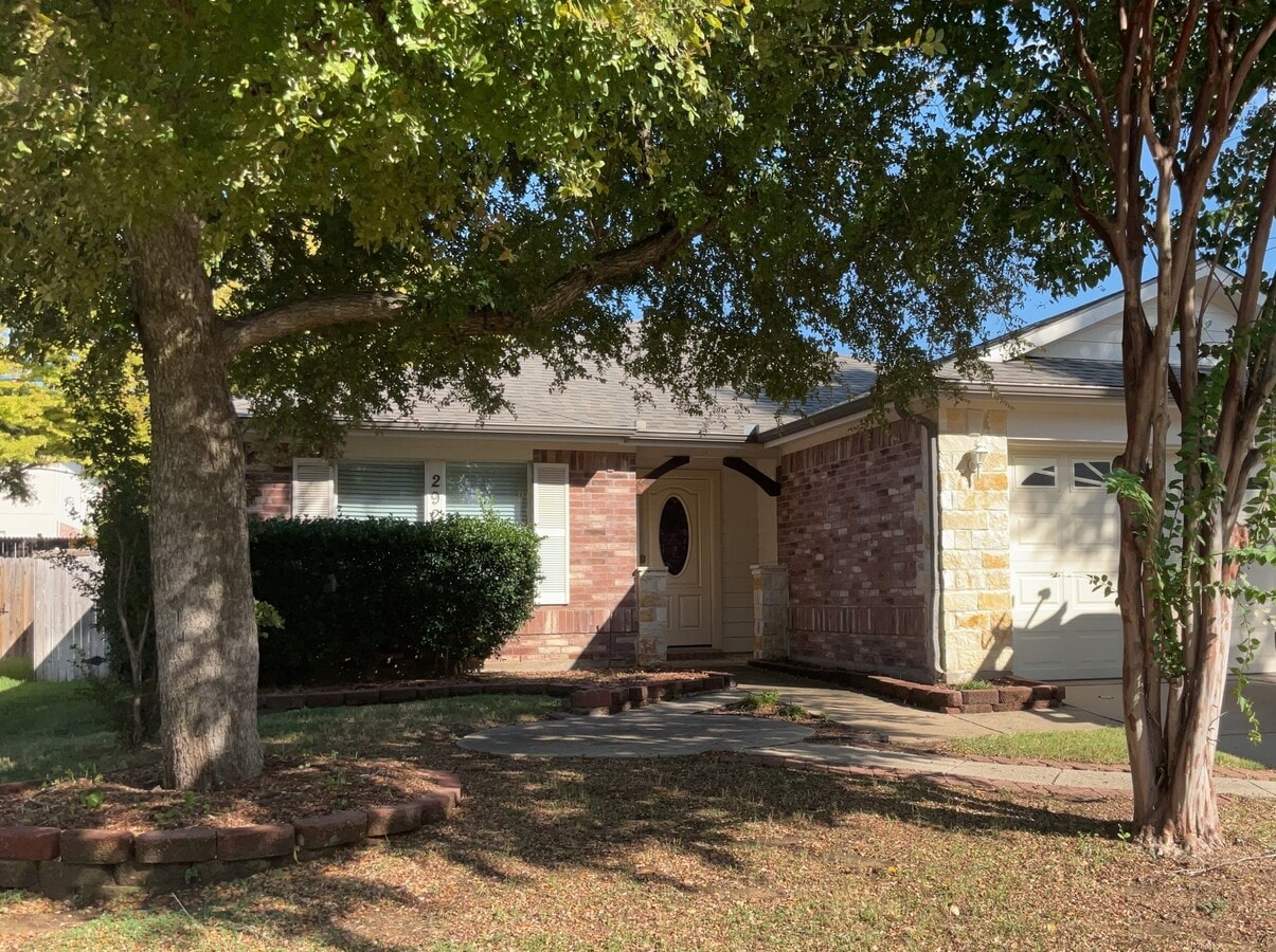 Photo - 2928 Frontier Ln House