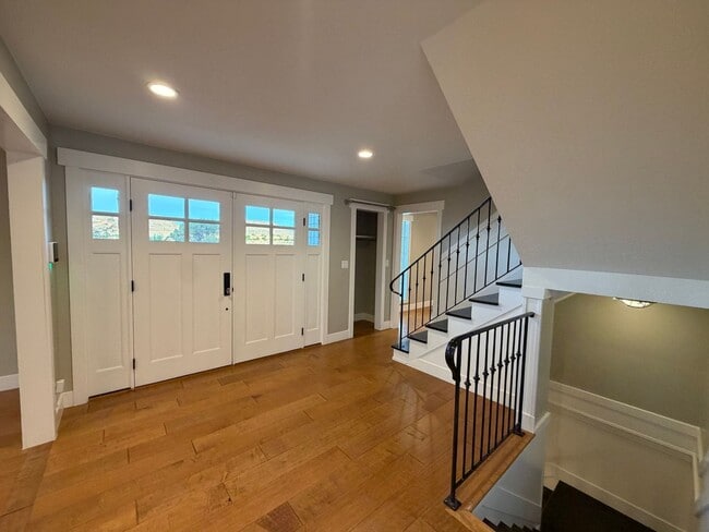 Photo - SPACIOUS PROPERTY DOWNTOWN FOR RENT!