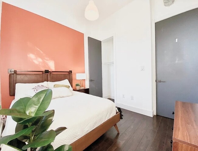 Photo - Furnished room/NOT APARTMENT Unit 3