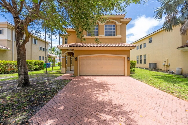 Building Photo - 5149 SW 137th Ave