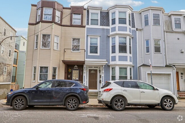 Building Photo - 487 E 7th St Unit 2 Rental