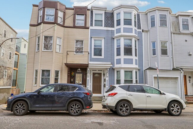 Photo - 487 E 7th St Unidad 2 Rental