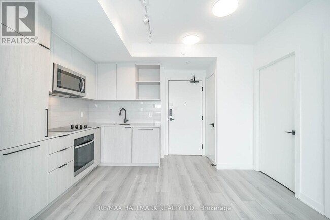 Photo - 1185 Dupont St Unit 427