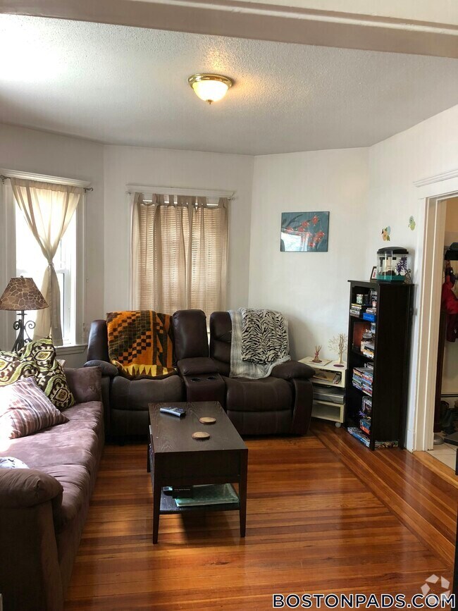 Building Photo - 78 Chestnut Hill Ave Rental