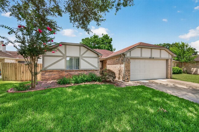Photo - 3918 Millrock Cir