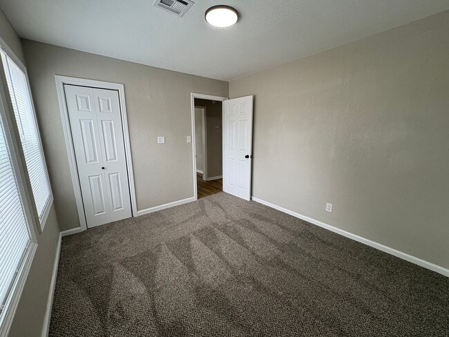 Photo - Don’t miss this opportunity! A Stylish Updated 4 Bedroom Home That’s Ready for You to Move Right In!