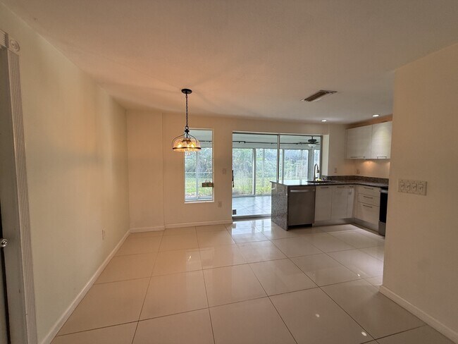 Photo - 3211 Mayflower St