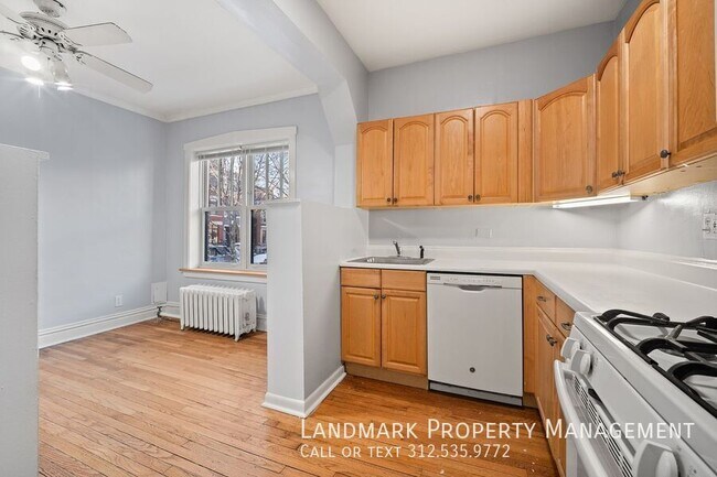 Photo - 2611 N Dayton St Unidad 1