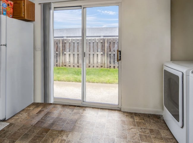 Allison Pointe apartments — community photo