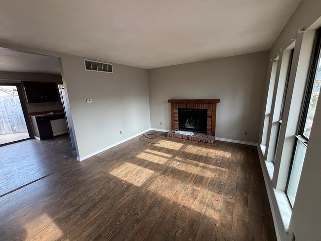 Photo - 2423 Farmstead St