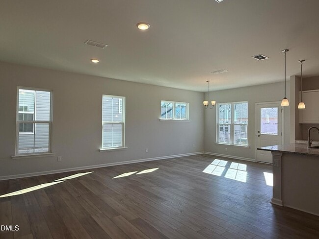 Photo - 5023 Reader Wy