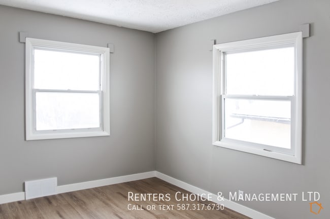 Photo - Pet Friendly Suite with Driveway Parking & Private Laundry