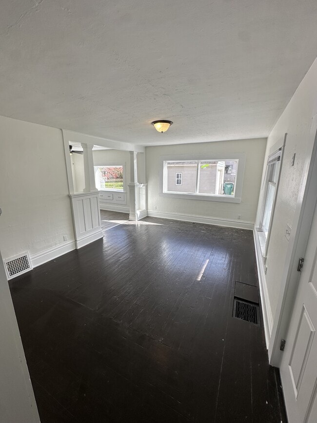 Photo - 1023 Bement St