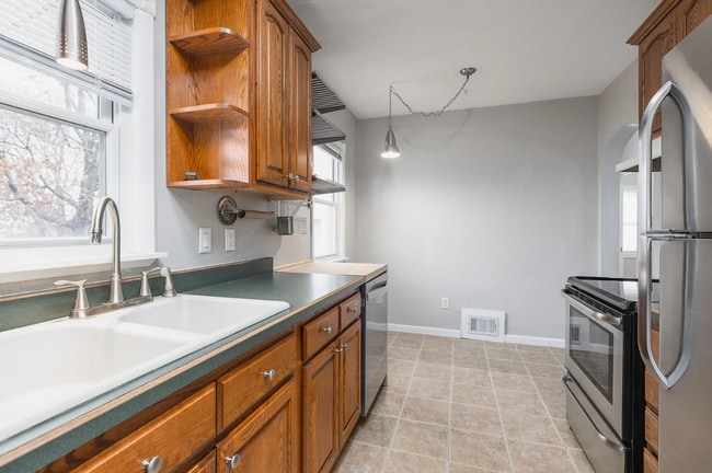Photo - 1811 Forest Ave