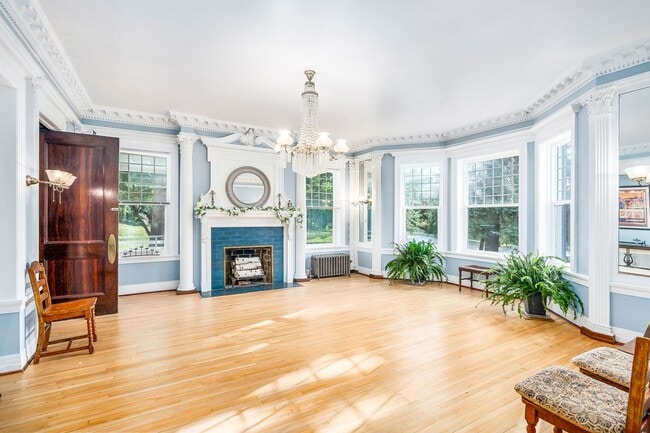 Photo - Beautiful 3 Bedroom/2 Bathroom First Floor Apartment in East Duluth Mansion - AVAILABLE JUNE! Unit 2307 E Superior St - 1
