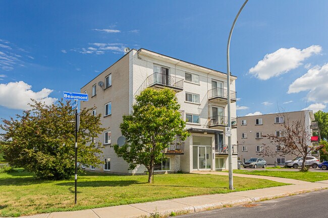 Building Photo - 1460 Rue Beaumont