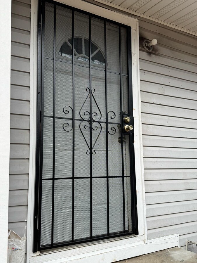 Photo - 320 E Leavell Woods Dr