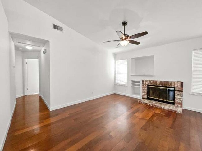 Photo - 1041 Shenencock Way