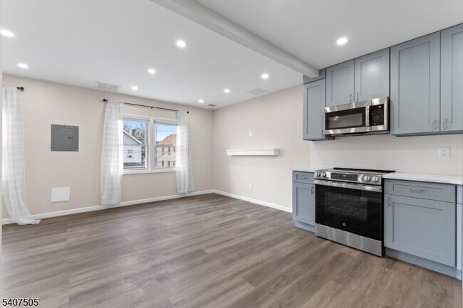 Photo - 80 E Emerson Ave