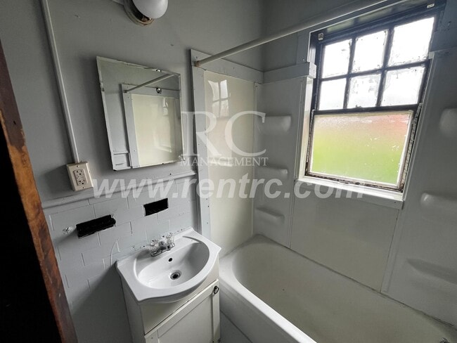 Photo - 210-145 Walnut-