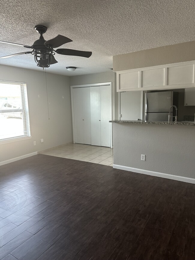 Photo - 228 Greenhill Dr Unit Greenhill Apartments