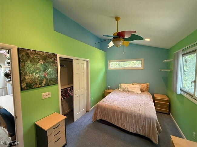 Building Photo - 8298 Valley Dr