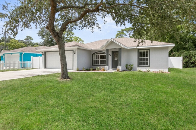 Photo - 884 Winchester St