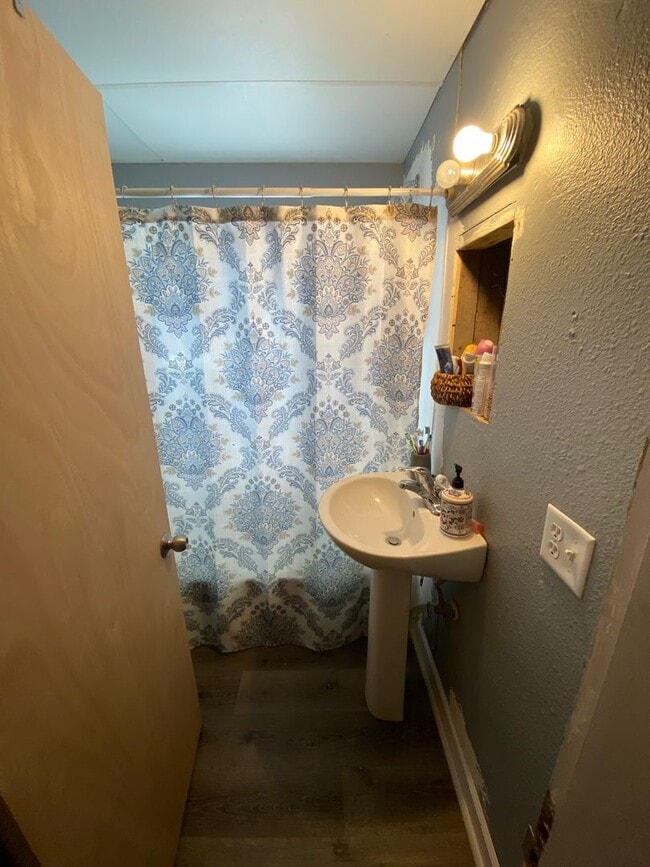 Building Photo - 417 Madison St