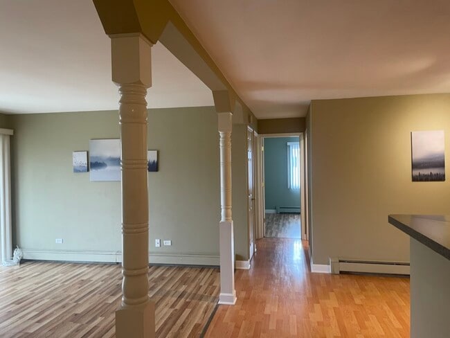 Building Photo - 16W481 Lake Dr Unit 201
