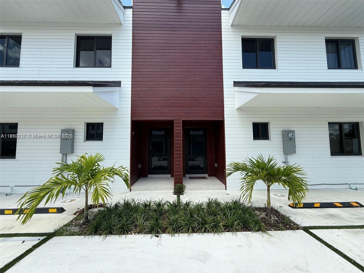 Photo - 936 NW 10th St