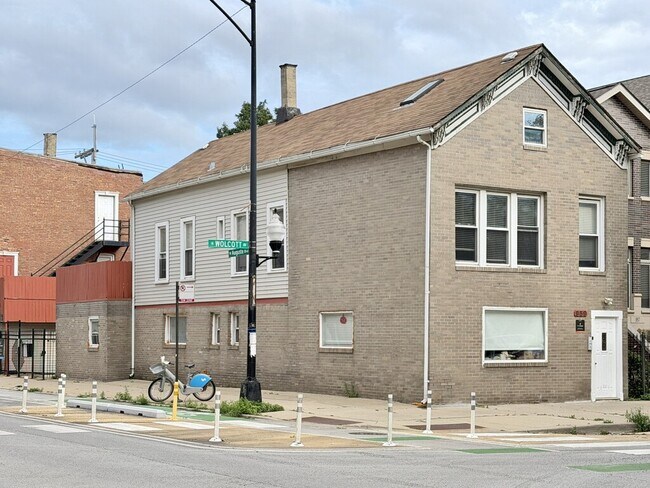 947 N Wolcott Ave Unit J02P