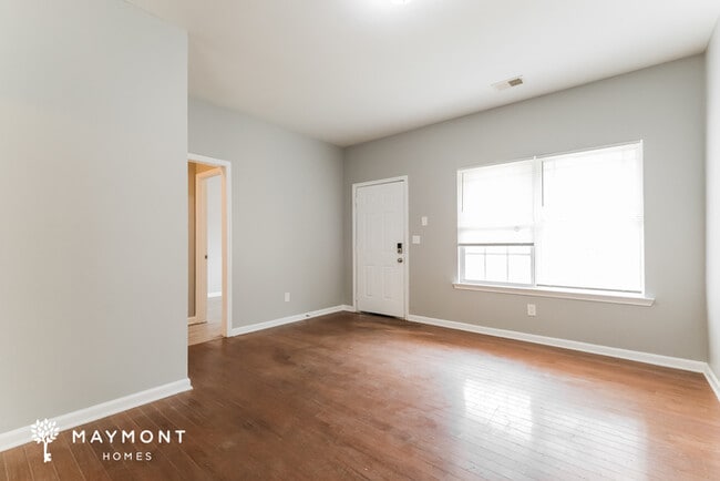 Photo - 2003 Reynolds Dr SW