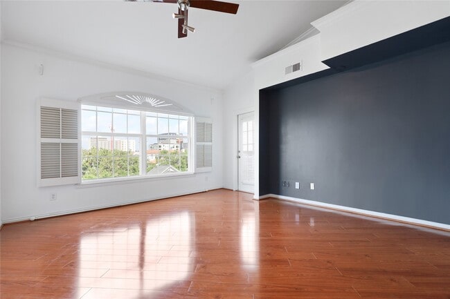 Building Photo - 2111 Welch St Unit A315