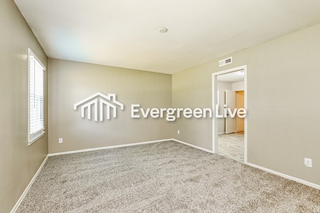 Photo - 4302 Vincent St