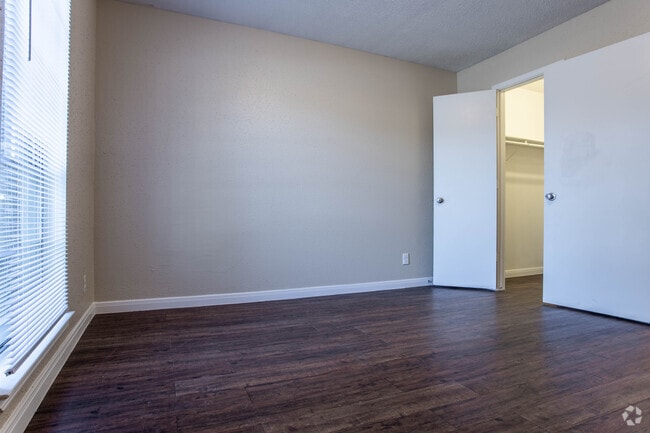 1 BR, 1 BA - 650 SF