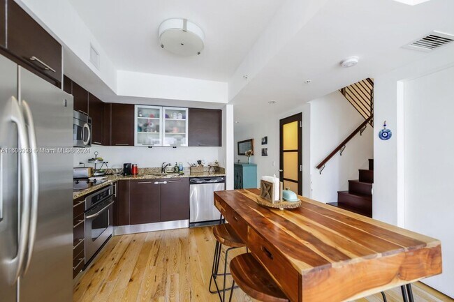 Photo - 41 SE 5th St Unidad 1410