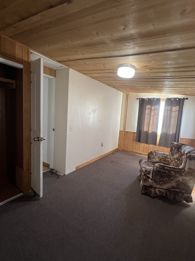 Photo - 1565 Ray's Rd