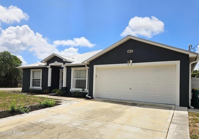 Photo - 4855 Balfern St