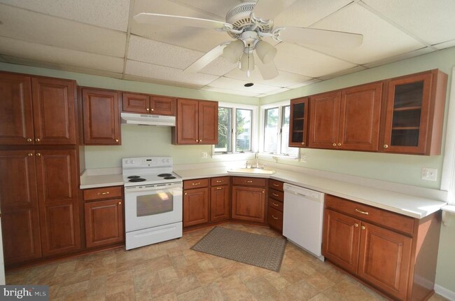 Photo - 6049 Parkers Creek Dr