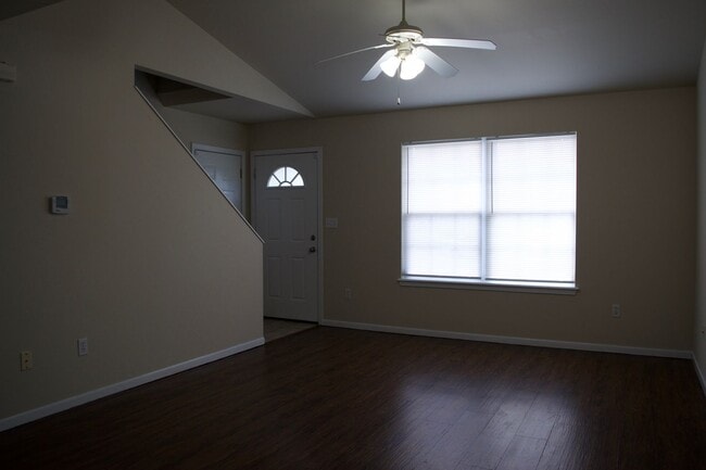 Photo - Nice 4 Bed 3 Bath Duplex!