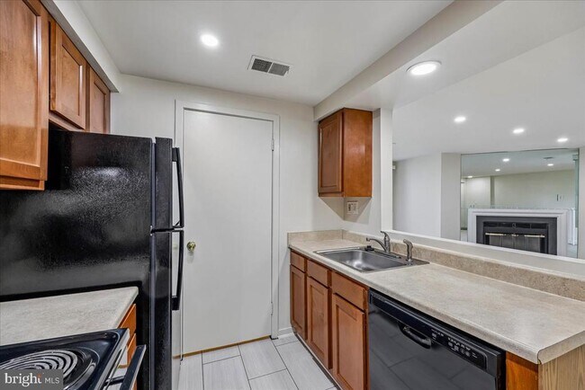 9793 Hellingly Pl