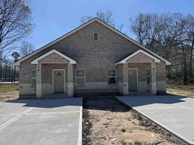 Building Photo - 17494 Deep Woods Trail Rental