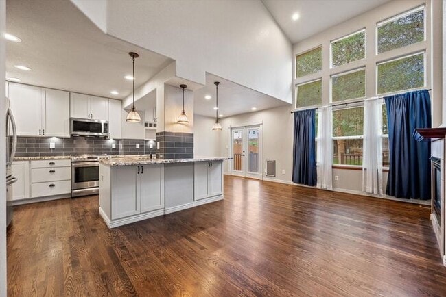 Photo - Beautiful 4-Bedroom Home in Lakewood with Finished Basement & Private Backyard