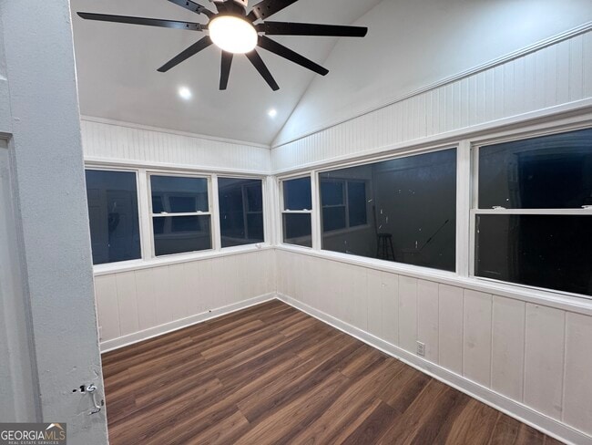 Photo - 1604 Steele Dr NW