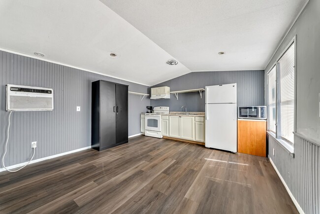 Photo - 349 Rd 5915-24