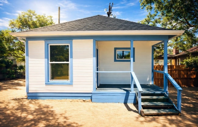 Building Photo - 908 W Colorado Ave