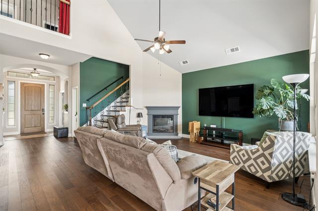 Photo - 127 Hillcrest Way